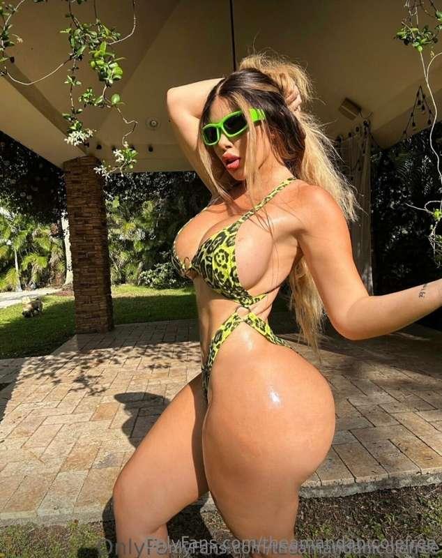 ### I wonder if anyone has time for a little fun rn? 😏