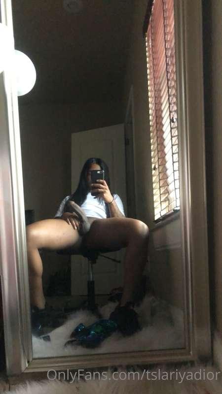 Who wanna suck and sniff after my run?