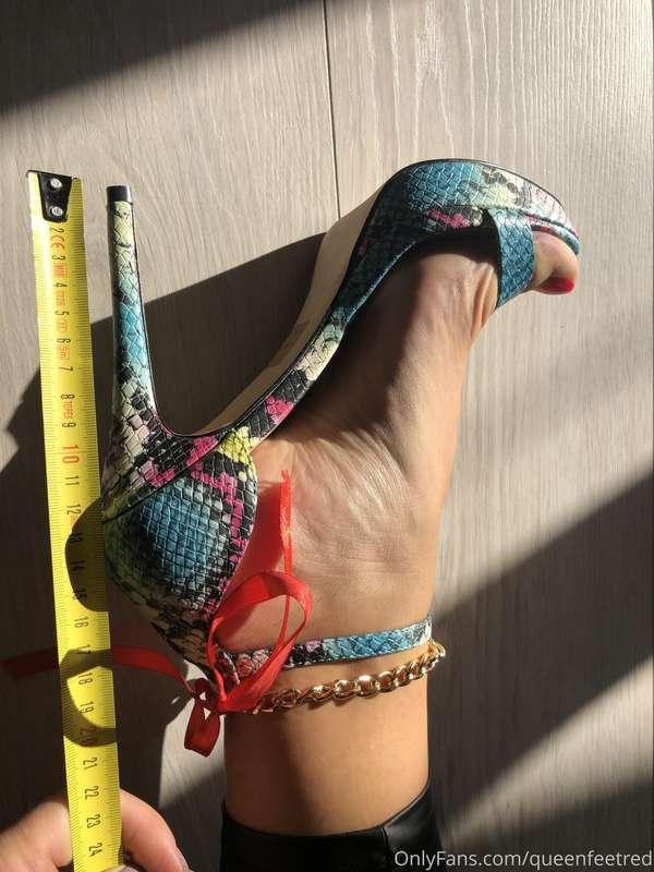 Sunny feet