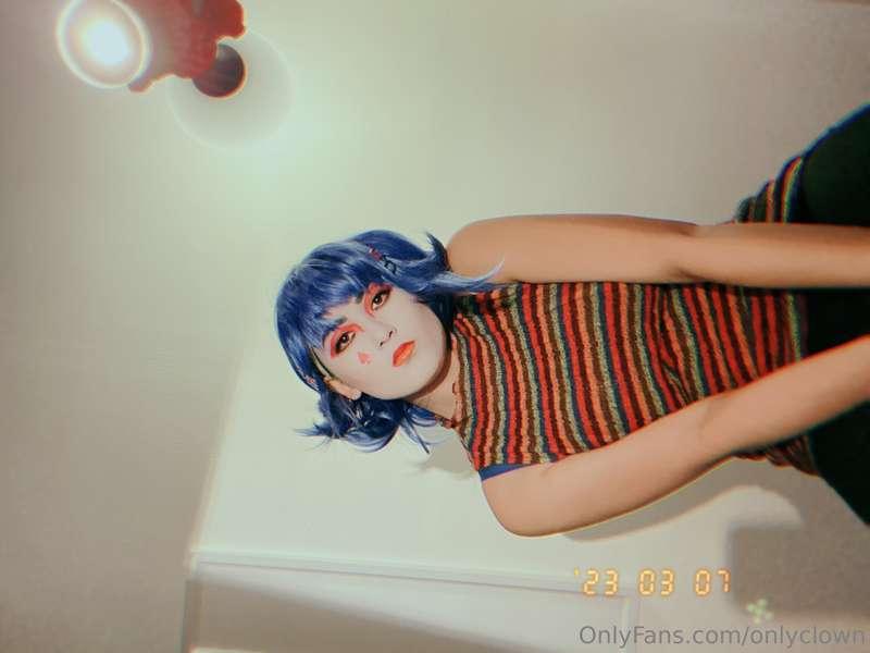 would you be interested in a manic pixie dream clown girl ?