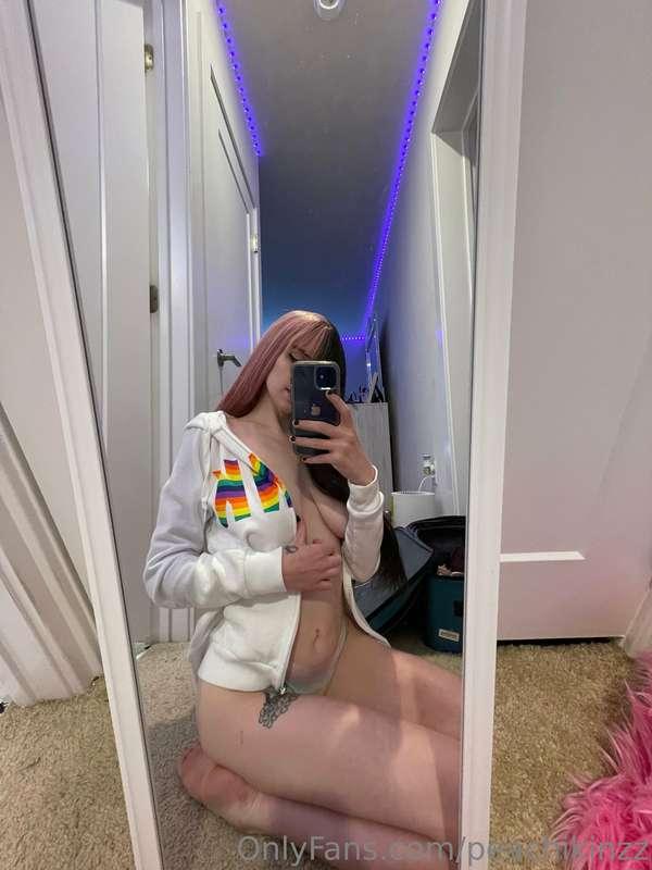 felt like being a little colorful today… OKAY NOW IM BACK!!!..