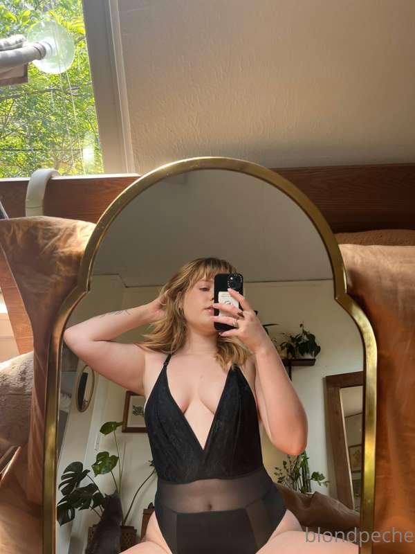 mirror pics 🖤