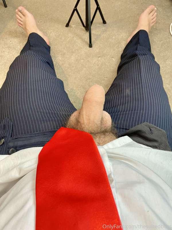 thesuitedboss image #0