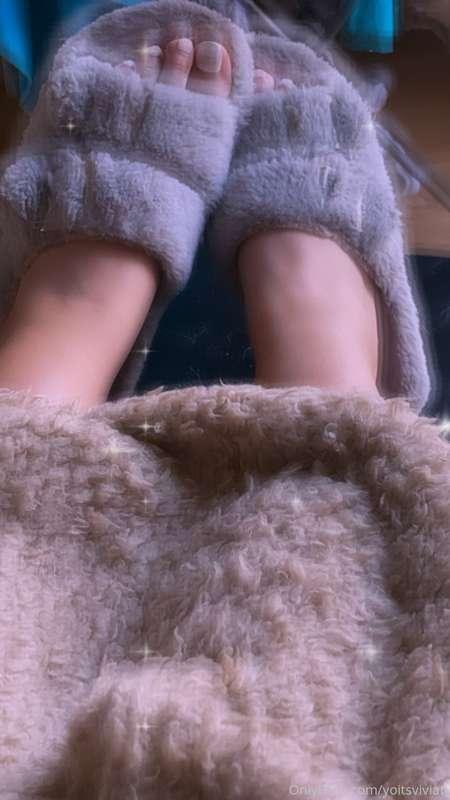 Who has a secret foot fetish? 🤔👀🙈
Hope your having a good Th..