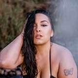 kurvykitty069