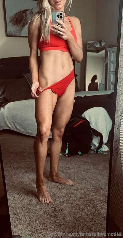 @remmi12  30’s mom that loves to show off. Also here to be y..