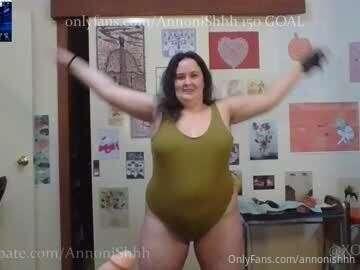 Online at chaturbate.com/annonishhh for a Get Me Naked Work ..