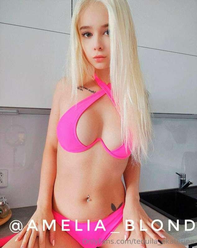 Hey,i’m @amelia_blond 🍭

💋I’m a sweet blondy with NATURAL BO..