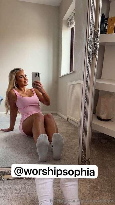 😈This bratty British mean girl @worshipsophia is ready to bu..