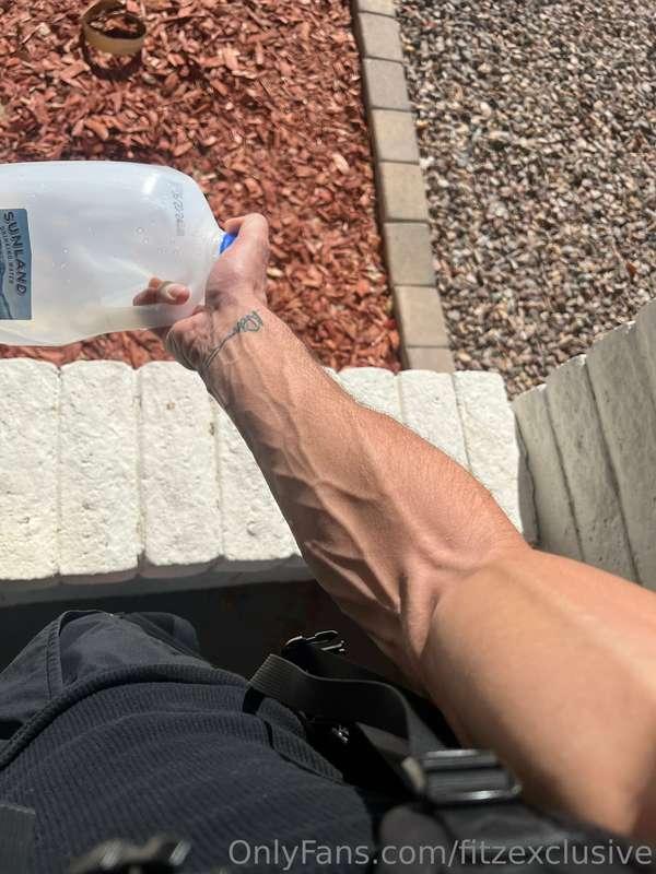 Imagine this grabbing you😌