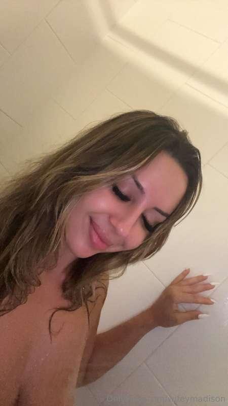 Back from the pool and in the shower. Come play with me now...