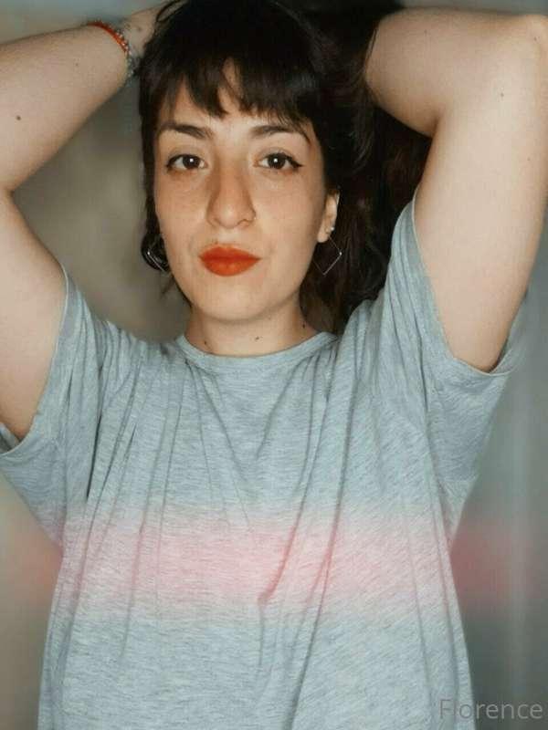 Good girl, waiting for your kisses 💄