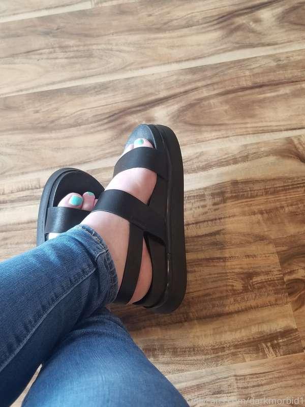 New shoes who dis? You likey? Of course you do my little foo..