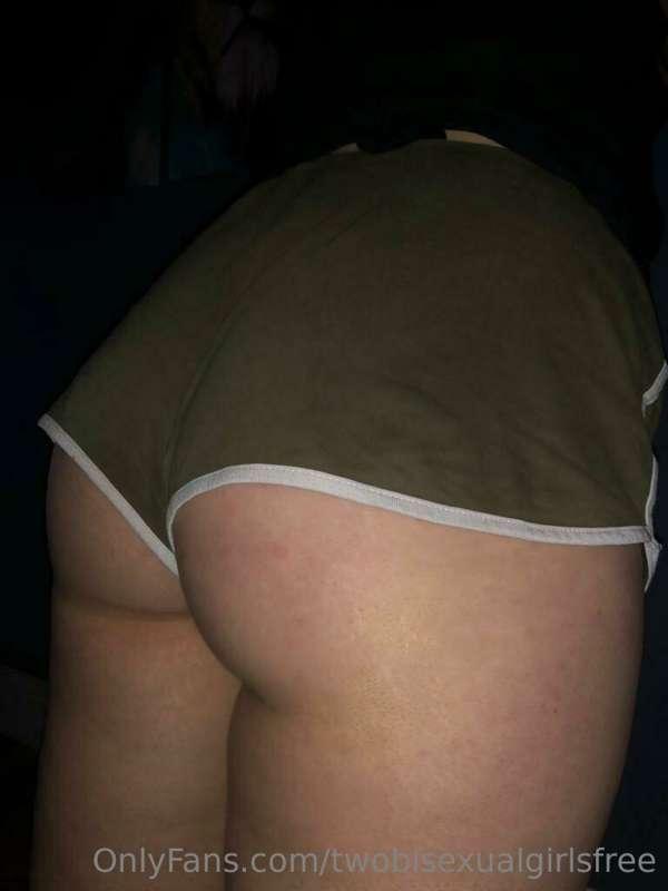 Spank me?💋