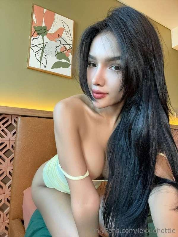 Can I be your personal toy, baby? 😘👅
