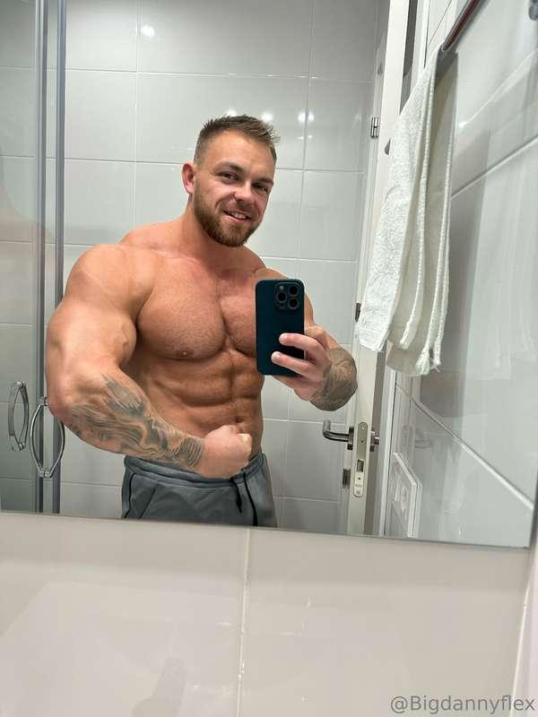 big daddy wanna have fun! wanna join me? 