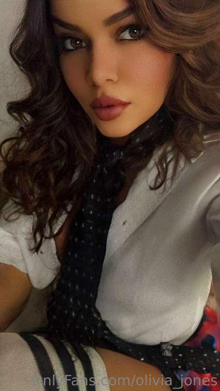 I want to be your student tonight! 👀 what is my teacher's fi..