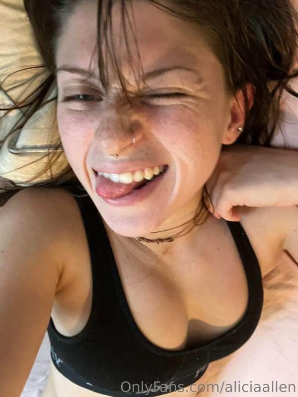 bored afff let's chat ;)