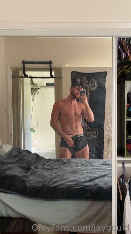 Think it’s time to clean my mirror 😳