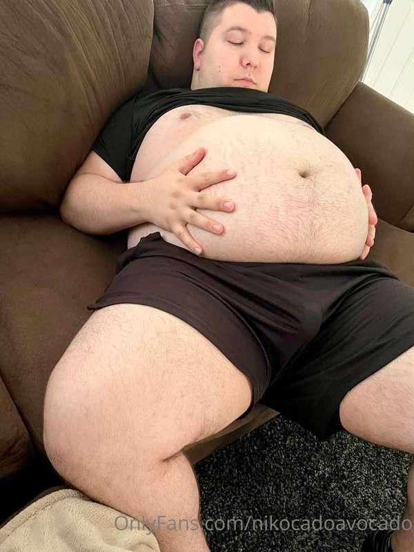 Who wants to rub daddy’s belly?