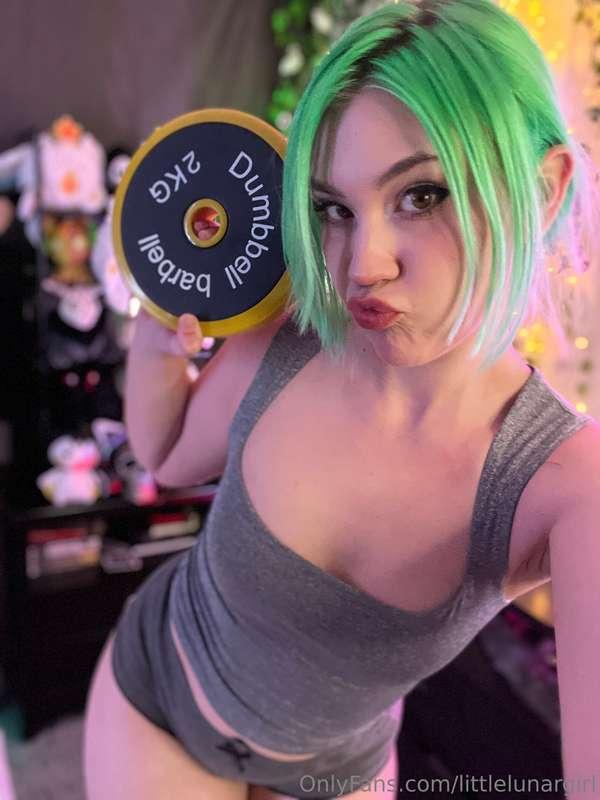 Going live in a few mins!! :) workout stream