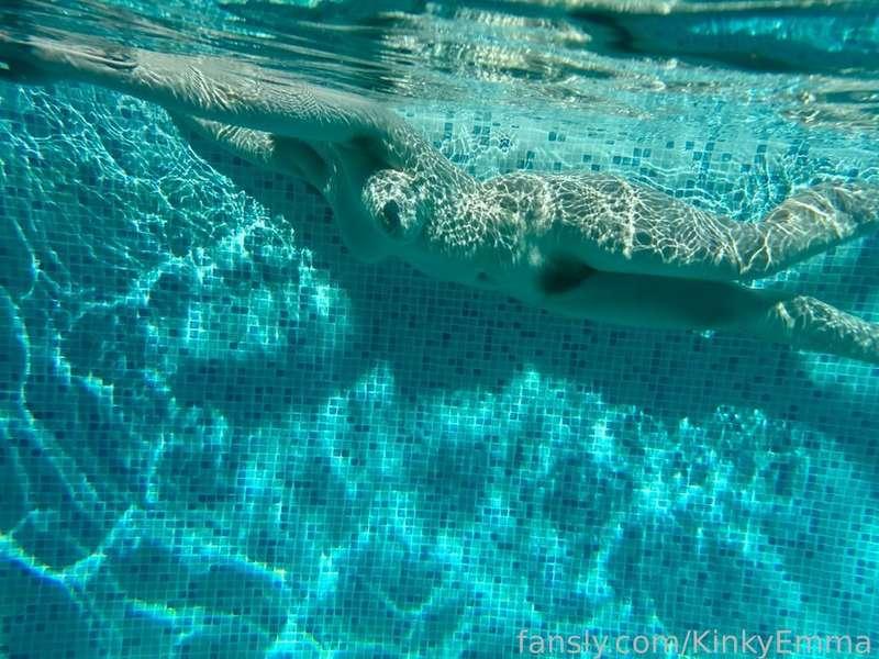 Just swimming a little! Wanna join me?

#artsy #pool #fullbody #underwater #hairypussy #hairyarmpits #swimming #fyp