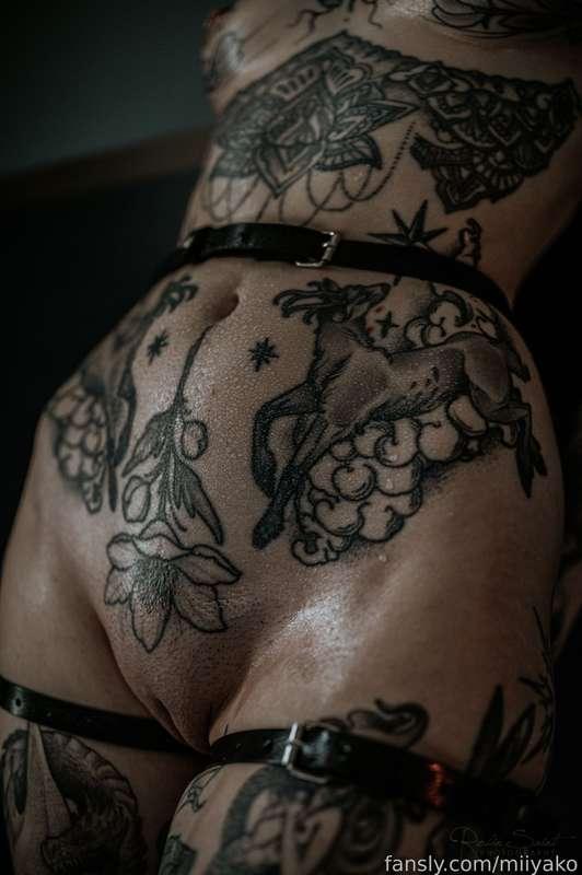 Help me rub oil all over my body?💭💦