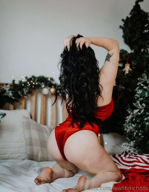 Booty or boobies? 🍒🍑 