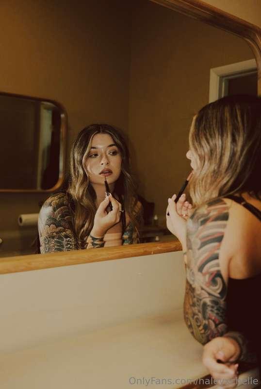 making myself pretty for you 😘