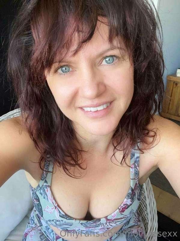 Want to cuddle or fuck tonight 😉💖