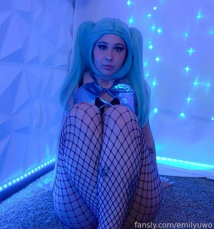 emilyuwo image #10