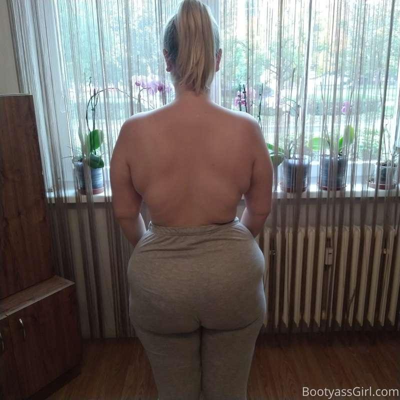 bootyassgirl image #0