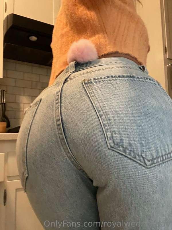 I wanna hop on that 🍆👅