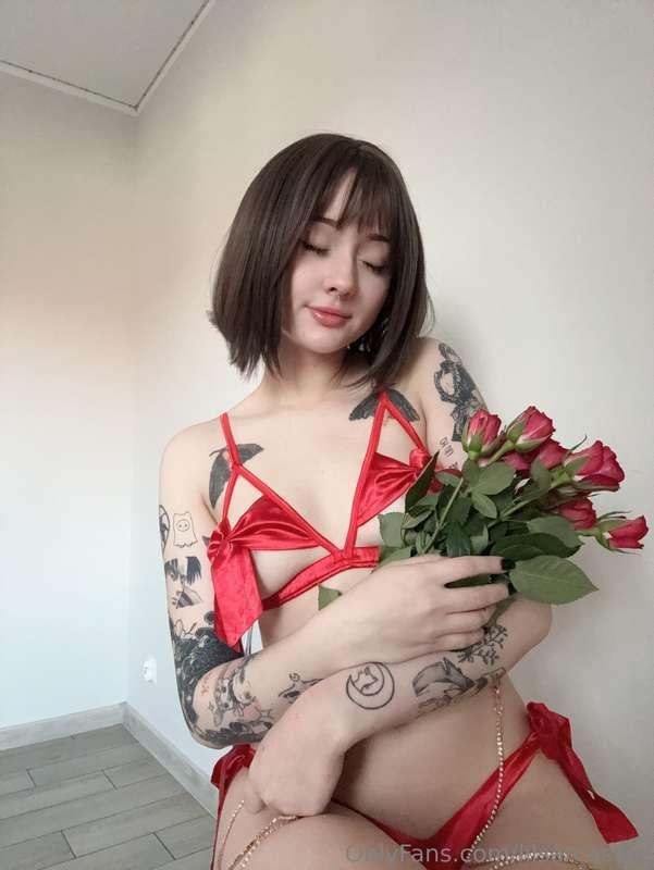 Looking for a date? 🌹