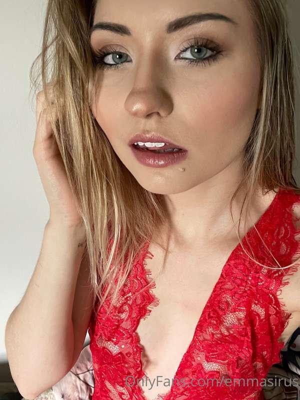 What do you think about my selfies? 📸 You should take my pic..