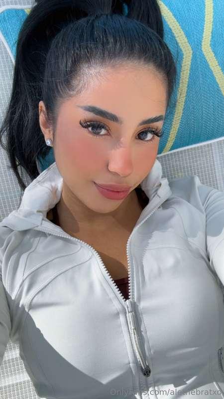 Thinking of u babe message me let’s have fun 🤍