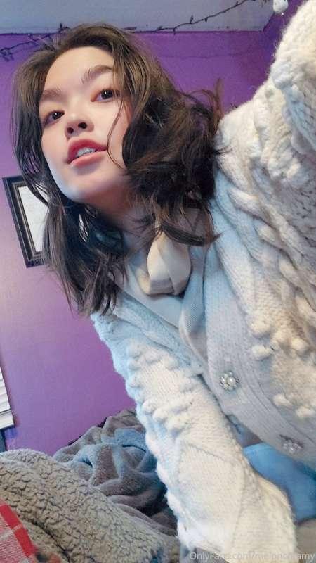 Hi guys! I had someone request a morning selfie PPV so I'm g..