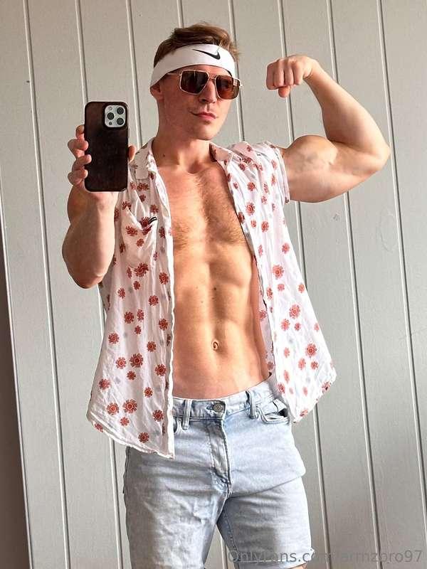 Being chill as hell😎💪