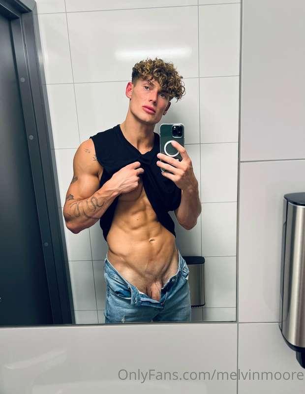 Who would follow me into the toilets? 😈🍆💦