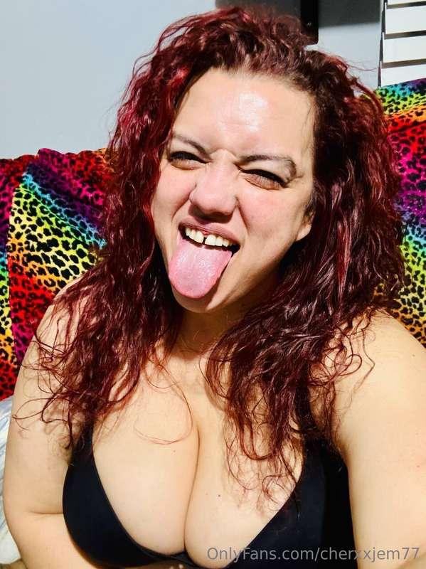 Cum smoke and chill with @thesultrysmoker Ready to get wild ..