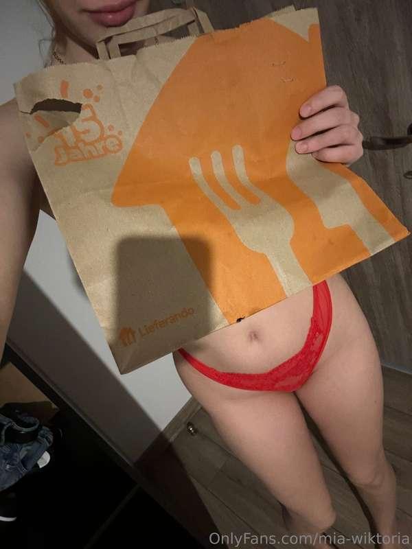 Heyyy deine Lieferung ist da 🥰 würdest du sie so entgegenneh..