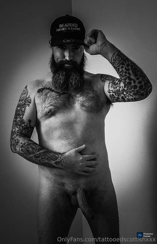 Todays photo for you to enjoy yourself to for a bit 😈