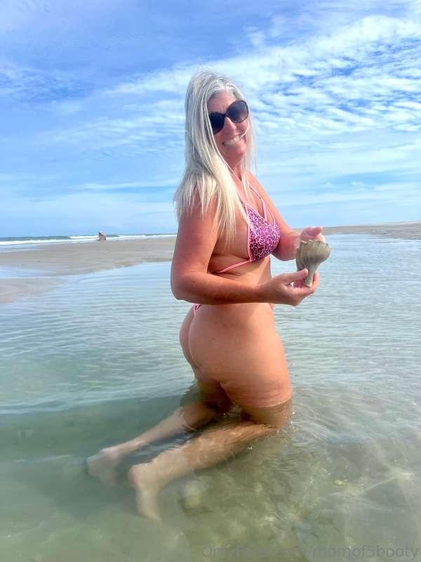 momof5booty image #14