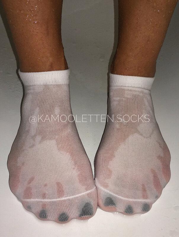Photo from my shower. ? Wet white akle socks ❤️ Enjoy wet so..