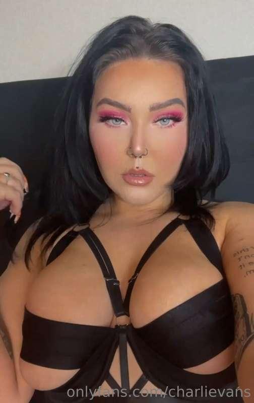 do you like this bra? 😈