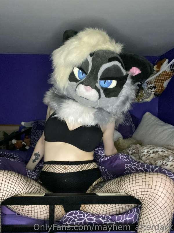 Party on the top bunk ~ ! 💕 You coming or what ?