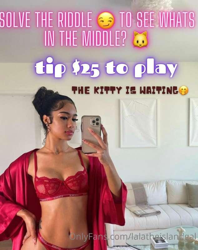 Kitty wants the attention 😈