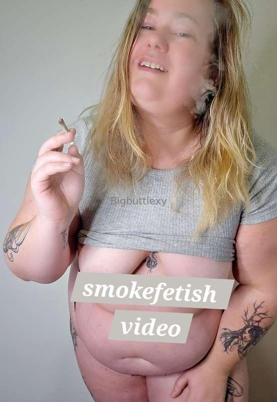 NEW VIDEO SMOKEFETISHFrench dirty talk / boobs play / weed s..