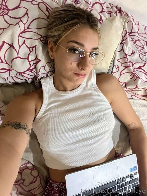 Don't be shy, drop me a message🙈