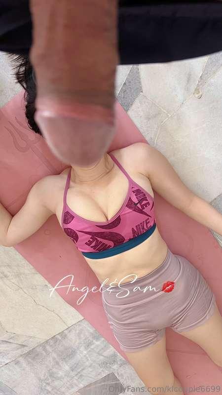 "I'm exercising, what are you going to do?" 😓  我在做运动，你要做什么？😓